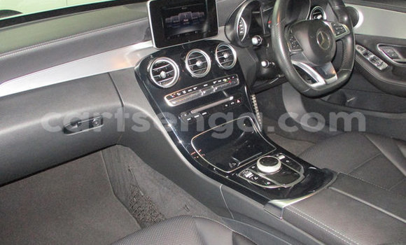 Buy Used Mercedes‒Benz C–Class White Car in Ezulwini in Hhohho Buy Used Mercedes‒Benz C–Class White Car in Ezulwini in Hhohho