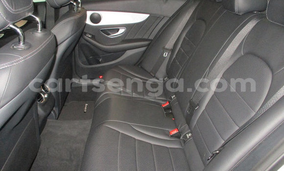 Buy Used Mercedes‒Benz C–Class White Car in Ezulwini in Hhohho Buy Used Mercedes‒Benz C–Class White Car in Ezulwini in Hhohho