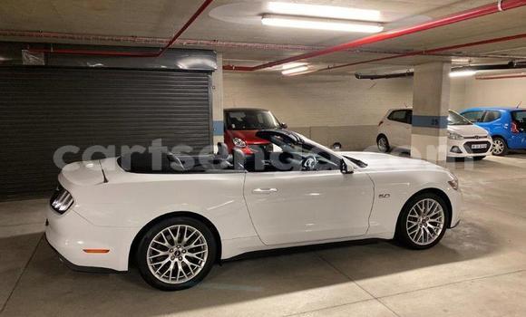 Nunua Ilio tumika Ford Mustang White Gari ndani ya Mbabane nchini Manzini Nunua Ilio tumika Ford Mustang White Gari ndani ya Mbabane nchini Manzini