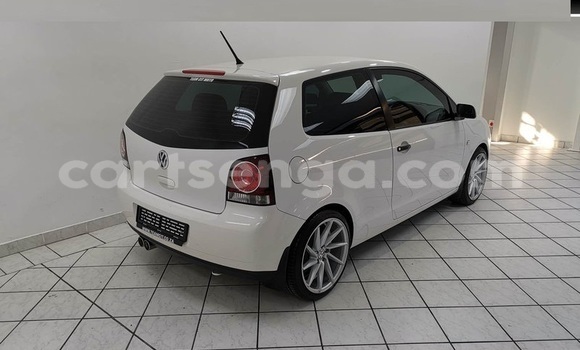 Acheter Occasion Voiture Volkswagen Polo Blanc à Bulembu, Hhohho Acheter Occasion Voiture Volkswagen Polo Blanc à Bulembu, Hhohho