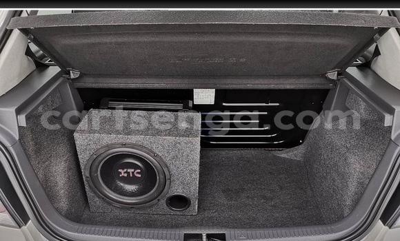 Acheter Occasion Voiture Volkswagen Polo Blanc à Bulembu, Hhohho Acheter Occasion Voiture Volkswagen Polo Blanc à Bulembu, Hhohho