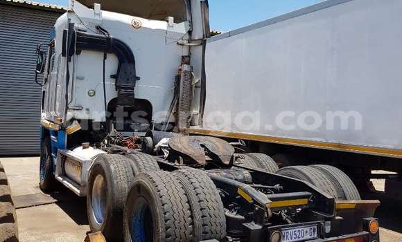 Nunua Ilio tumika Hino 300 Series Blue Lori ndani ya Mbabane nchini Manzini Nunua Ilio tumika Hino 300 Series Blue Lori ndani ya Mbabane nchini Manzini