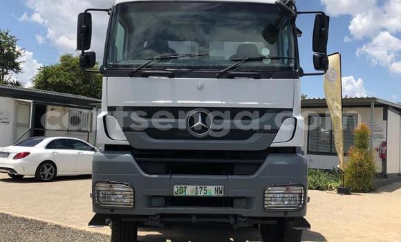 Acheter Occasion Utilitaire Mercedes‒Benz Tipper Blanc à Manzini, Manzini Acheter Occasion Utilitaire Mercedes‒Benz Tipper Blanc à Manzini, Manzini