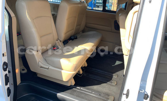 Acheter Occasion Voiture Hyundai H1 Blanc à Ezulwini, Hhohho Acheter Occasion Voiture Hyundai H1 Blanc à Ezulwini, Hhohho