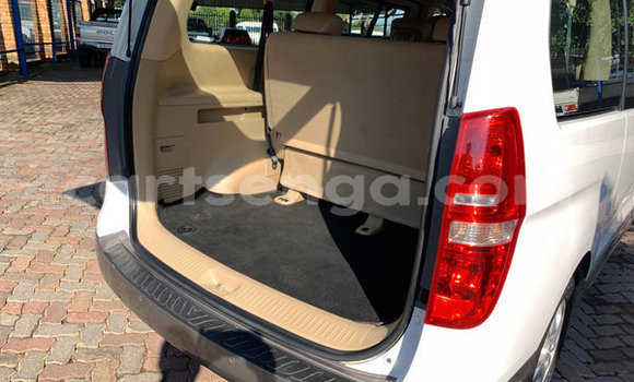 Acheter Occasion Voiture Hyundai H1 Blanc à Ezulwini, Hhohho Acheter Occasion Voiture Hyundai H1 Blanc à Ezulwini, Hhohho