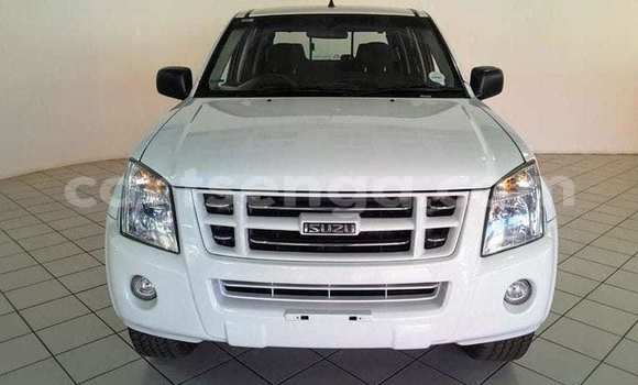 Acheter Occasion Voiture Isuzu KB Blanc à Hlatikulu, Shiselweni District Acheter Occasion Voiture Isuzu KB Blanc à Hlatikulu, Shiselweni District