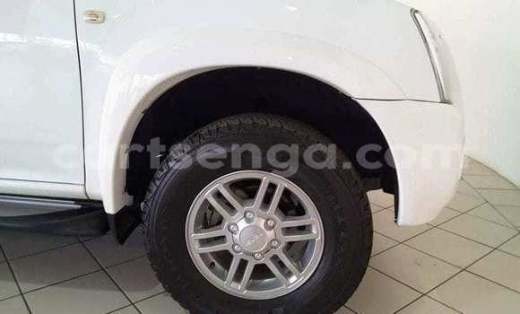 Acheter Occasion Voiture Isuzu KB Blanc à Hlatikulu, Shiselweni District Acheter Occasion Voiture Isuzu KB Blanc à Hlatikulu, Shiselweni District