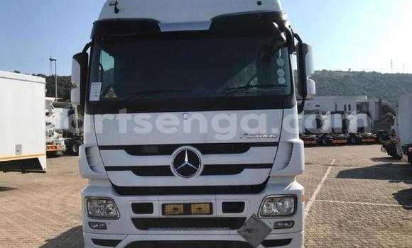 Acheter Occasion Utilitaire Mercedes‒Benz Arocs Blanc à Manzini, Manzini Acheter Occasion Utilitaire Mercedes‒Benz Arocs Blanc à Manzini, Manzini