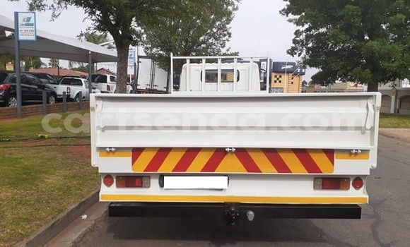 Acheter Occasion Utilitaire Hino 300 Series Blanc à Ezulwini, Hhohho Acheter Occasion Utilitaire Hino 300 Series Blanc à Ezulwini, Hhohho