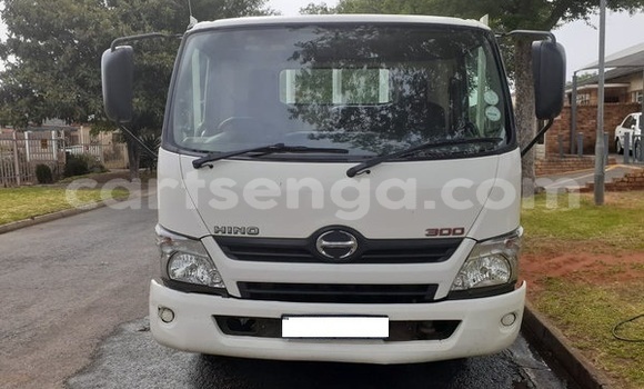 Acheter Occasion Utilitaire Hino 300 Series Blanc à Ezulwini, Hhohho Acheter Occasion Utilitaire Hino 300 Series Blanc à Ezulwini, Hhohho