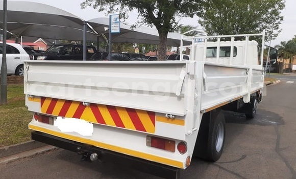 Acheter Occasion Utilitaire Hino 300 Series Blanc à Ezulwini, Hhohho Acheter Occasion Utilitaire Hino 300 Series Blanc à Ezulwini, Hhohho