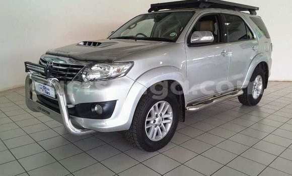 Acheter Occasion Voiture Toyota Fortuner Gris à Bulembu, Hhohho Acheter Occasion Voiture Toyota Fortuner Gris à Bulembu, Hhohho