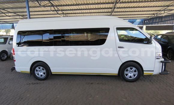 Acheter Occasion Voiture Toyota Hiace Blanc à Ezulwini, Hhohho Acheter Occasion Voiture Toyota Hiace Blanc à Ezulwini, Hhohho