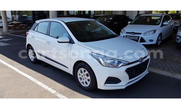 Acheter Occasion Voiture Hyundai i20 Blanc à Big Bend, Lubombo Acheter Occasion Voiture Hyundai i20 Blanc à Big Bend, Lubombo