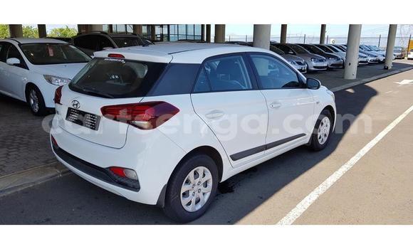 Acheter Occasion Voiture Hyundai i20 Blanc à Big Bend, Lubombo Acheter Occasion Voiture Hyundai i20 Blanc à Big Bend, Lubombo
