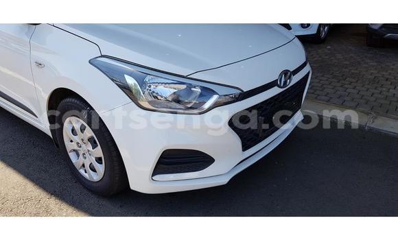 Acheter Occasion Voiture Hyundai i20 Blanc à Big Bend, Lubombo Acheter Occasion Voiture Hyundai i20 Blanc à Big Bend, Lubombo