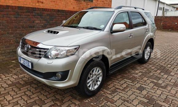 Acheter Occasion Voiture Toyota Fortuner Gris à Mbabane, Manzini Acheter Occasion Voiture Toyota Fortuner Gris à Mbabane, Manzini