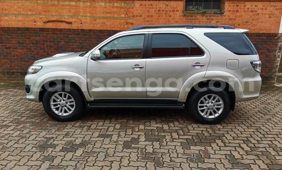 Acheter Occasion Voiture Toyota Fortuner Gris à Mbabane, Manzini Acheter Occasion Voiture Toyota Fortuner Gris à Mbabane, Manzini