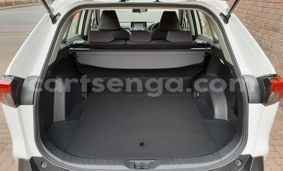 Nunua Ilio tumika Toyota RAV4 White Gari ndani ya Mbabane nchini Manzini Nunua Ilio tumika Toyota RAV4 White Gari ndani ya Mbabane nchini Manzini