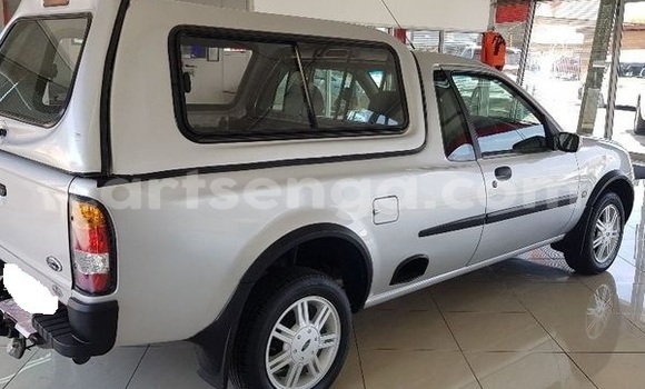 Acheter Occasion Voiture Ford B-MAX Gris à Ezulwini, Hhohho Acheter Occasion Voiture Ford B-MAX Gris à Ezulwini, Hhohho