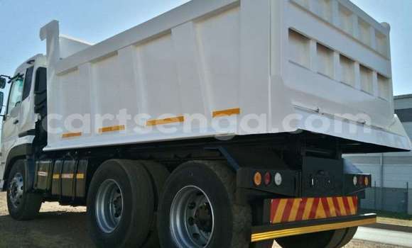 Nunua Ilio tumika Nissan UD White Lori ndani ya Mbabane nchini Manzini Nunua Ilio tumika Nissan UD White Lori ndani ya Mbabane nchini Manzini