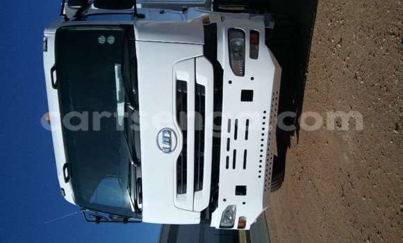 Nunua Ilio tumika Nissan UD White Lori ndani ya Mbabane nchini Manzini Nunua Ilio tumika Nissan UD White Lori ndani ya Mbabane nchini Manzini