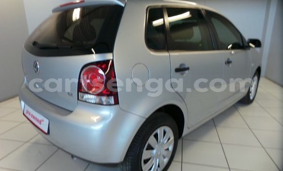 Nunua Ilio tumika Volkswagen Polo Silver Gari ndani ya Ezulwini nchini Hhohho Nunua Ilio tumika Volkswagen Polo Silver Gari ndani ya Ezulwini nchini Hhohho