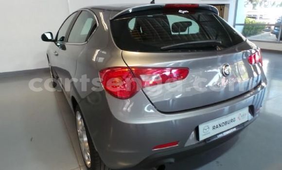 Nunua Ilio tumika Alfa Romeo 155 Silver Gari ndani ya Bulembu nchini Hhohho Nunua Ilio tumika Alfa Romeo 155 Silver Gari ndani ya Bulembu nchini Hhohho