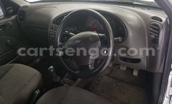 Nunua Ilio tumika Ford B-MAX Silver Gari ndani ya Ezulwini nchini Hhohho Nunua Ilio tumika Ford B-MAX Silver Gari ndani ya Ezulwini nchini Hhohho