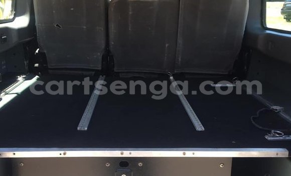 Acheter Occasion Voiture Land Rover Defender Vert à Ezulwini, Hhohho Acheter Occasion Voiture Land Rover Defender Vert à Ezulwini, Hhohho