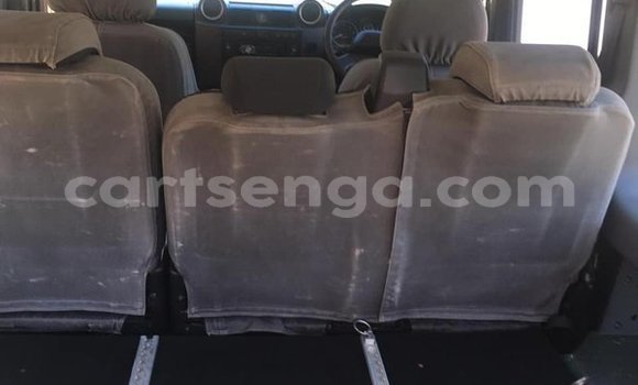 Acheter Occasion Voiture Land Rover Defender Vert à Ezulwini, Hhohho Acheter Occasion Voiture Land Rover Defender Vert à Ezulwini, Hhohho