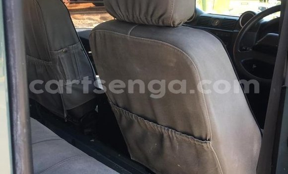 Acheter Occasion Voiture Land Rover Defender Vert à Ezulwini, Hhohho Acheter Occasion Voiture Land Rover Defender Vert à Ezulwini, Hhohho