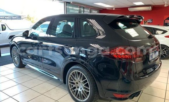 Nunua Ilio tumika Porsche Cayenne Black Gari ndani ya Big Bend nchini Wilaya ya Lubombo Nunua Ilio tumika Porsche Cayenne Black Gari ndani ya Big Bend nchini Wilaya ya Lubombo