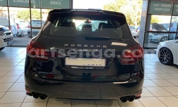 Nunua Ilio tumika Porsche Cayenne Black Gari ndani ya Big Bend nchini Wilaya ya Lubombo Nunua Ilio tumika Porsche Cayenne Black Gari ndani ya Big Bend nchini Wilaya ya Lubombo