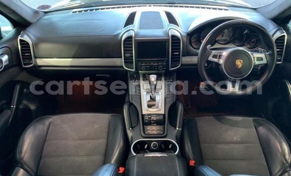 Nunua Ilio tumika Porsche Cayenne Black Gari ndani ya Big Bend nchini Wilaya ya Lubombo Nunua Ilio tumika Porsche Cayenne Black Gari ndani ya Big Bend nchini Wilaya ya Lubombo