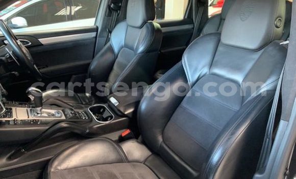 Nunua Ilio tumika Porsche Cayenne Black Gari ndani ya Big Bend nchini Wilaya ya Lubombo Nunua Ilio tumika Porsche Cayenne Black Gari ndani ya Big Bend nchini Wilaya ya Lubombo