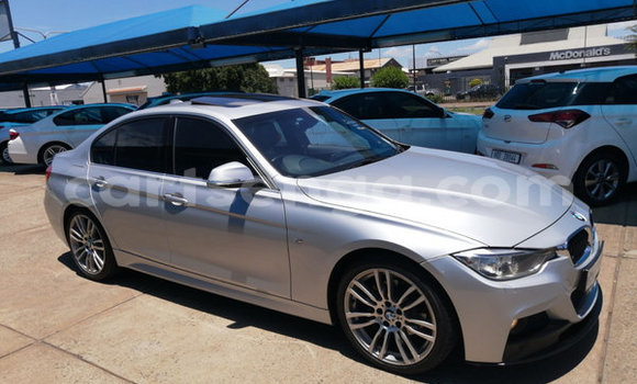 Nunua Ilio tumika BMW 3–Series Silver Gari ndani ya Ezulwini nchini Hhohho Nunua Ilio tumika BMW 3–Series Silver Gari ndani ya Ezulwini nchini Hhohho