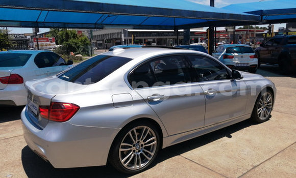 Nunua Ilio tumika BMW 3–Series Silver Gari ndani ya Ezulwini nchini Hhohho Nunua Ilio tumika BMW 3–Series Silver Gari ndani ya Ezulwini nchini Hhohho