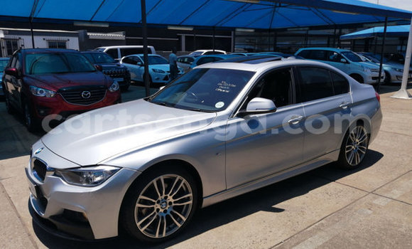 Nunua Ilio tumika BMW 3–Series Silver Gari ndani ya Ezulwini nchini Hhohho Nunua Ilio tumika BMW 3–Series Silver Gari ndani ya Ezulwini nchini Hhohho