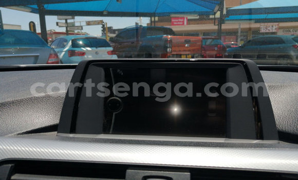 Nunua Ilio tumika BMW 3–Series Silver Gari ndani ya Ezulwini nchini Hhohho Nunua Ilio tumika BMW 3–Series Silver Gari ndani ya Ezulwini nchini Hhohho