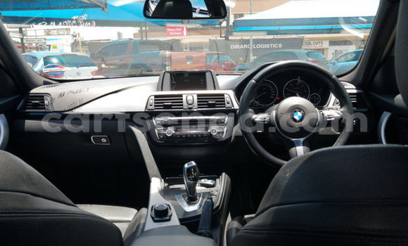 Nunua Ilio tumika BMW 3–Series Silver Gari ndani ya Ezulwini nchini Hhohho Nunua Ilio tumika BMW 3–Series Silver Gari ndani ya Ezulwini nchini Hhohho