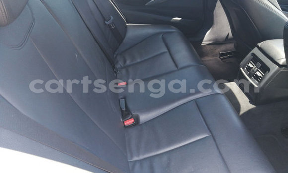 Nunua Ilio tumika BMW 3–Series Silver Gari ndani ya Ezulwini nchini Hhohho Nunua Ilio tumika BMW 3–Series Silver Gari ndani ya Ezulwini nchini Hhohho