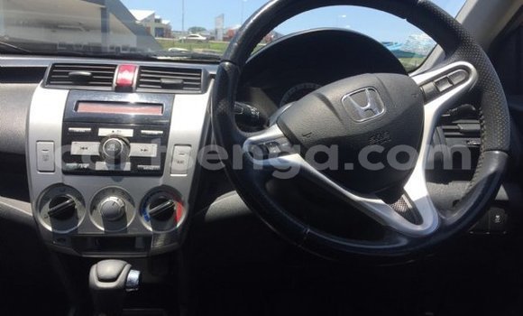 Acheter Occasion Voiture Toyota RAV4 Gris à Ezulwini, Hhohho Acheter Occasion Voiture Toyota RAV4 Gris à Ezulwini, Hhohho