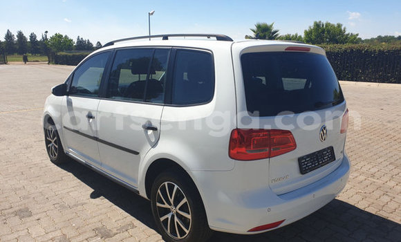 Acheter Occasion Voiture Volkswagen Touran Blanc à Ezulwini, Hhohho Acheter Occasion Voiture Volkswagen Touran Blanc à Ezulwini, Hhohho