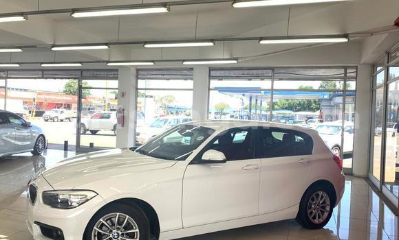 Acheter Occasion Voiture BMW 1–Series Blanc à Big Bend, Lubombo District Acheter Occasion Voiture BMW 1–Series Blanc à Big Bend, Lubombo District
