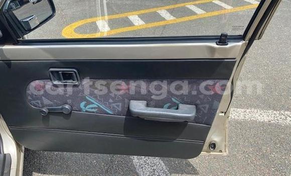 Acheter Occasion Voiture Mazda 323 Gris à Ezulwini, Hhohho Acheter Occasion Voiture Mazda 323 Gris à Ezulwini, Hhohho