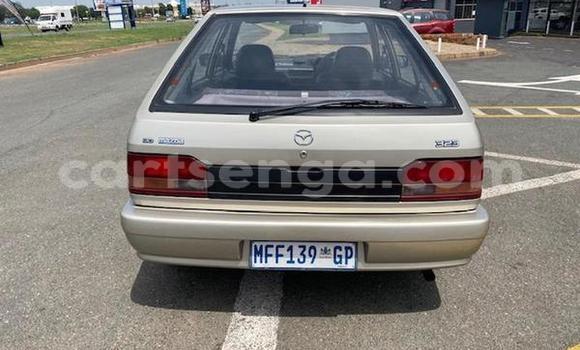 Acheter Occasion Voiture Mazda 323 Gris à Ezulwini, Hhohho Acheter Occasion Voiture Mazda 323 Gris à Ezulwini, Hhohho
