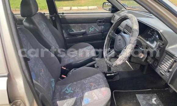 Acheter Occasion Voiture Mazda 323 Gris à Ezulwini, Hhohho Acheter Occasion Voiture Mazda 323 Gris à Ezulwini, Hhohho