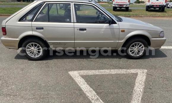 Acheter Occasion Voiture Mazda 323 Gris à Ezulwini, Hhohho Acheter Occasion Voiture Mazda 323 Gris à Ezulwini, Hhohho