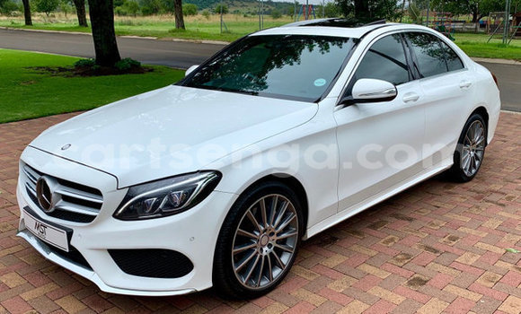 Buy Used Mercedes‒Benz C–Class White Car in Ezulwini in Hhohho Buy Used Mercedes‒Benz C–Class White Car in Ezulwini in Hhohho